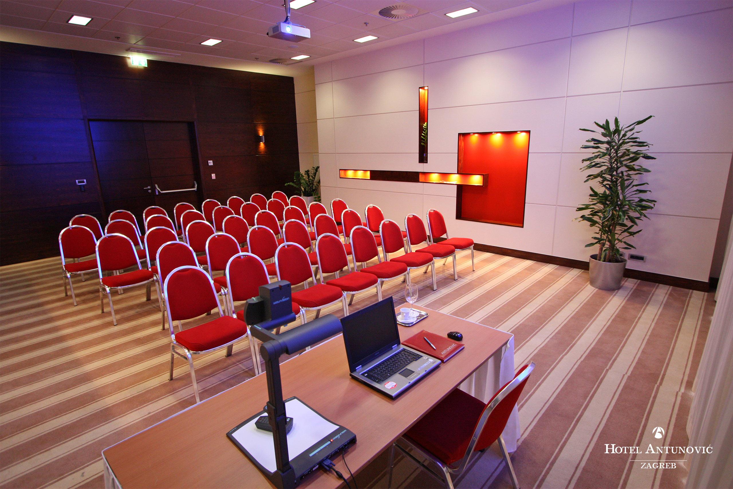 Hotel Antunovic 4*