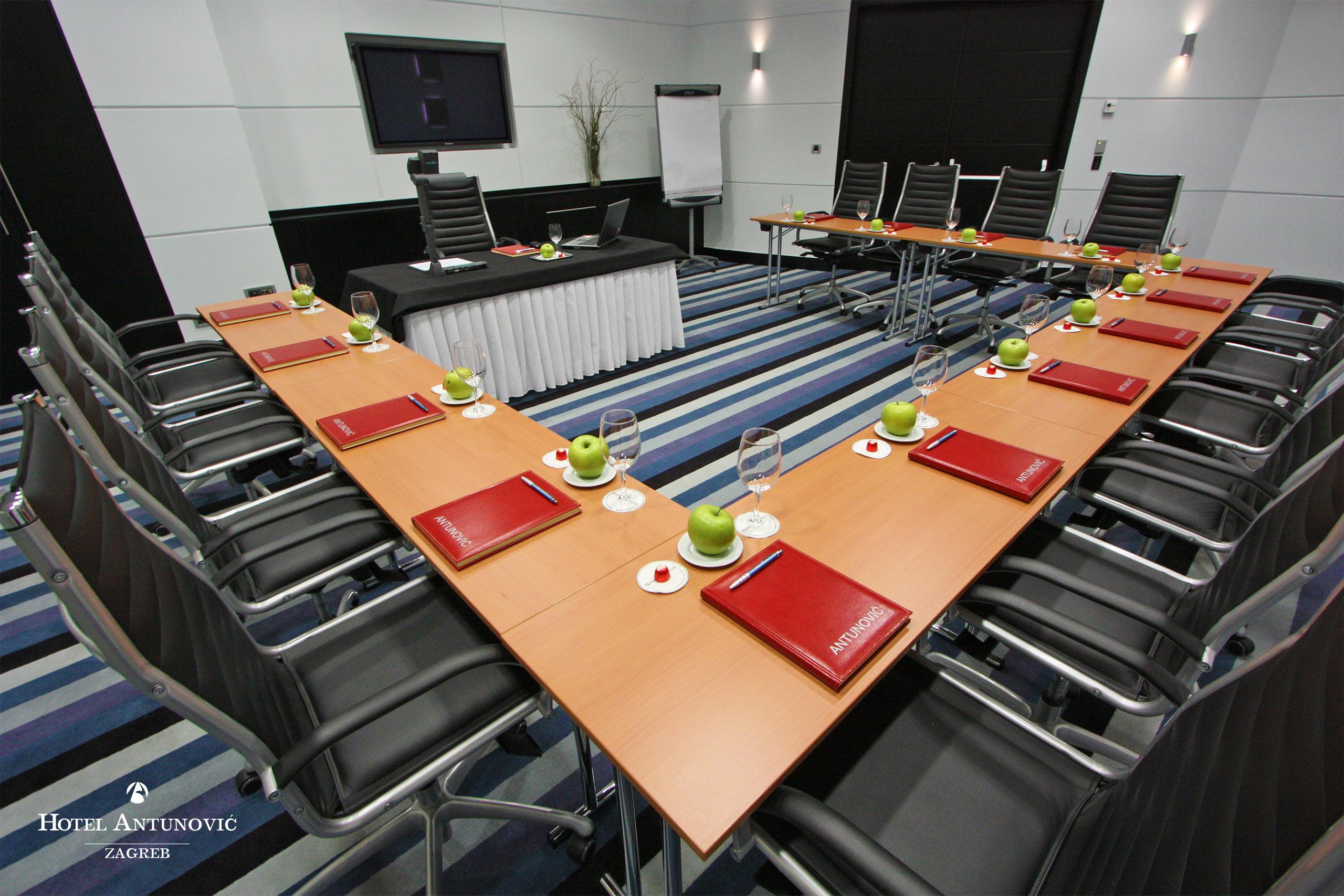 Hotel Antunovic 4*